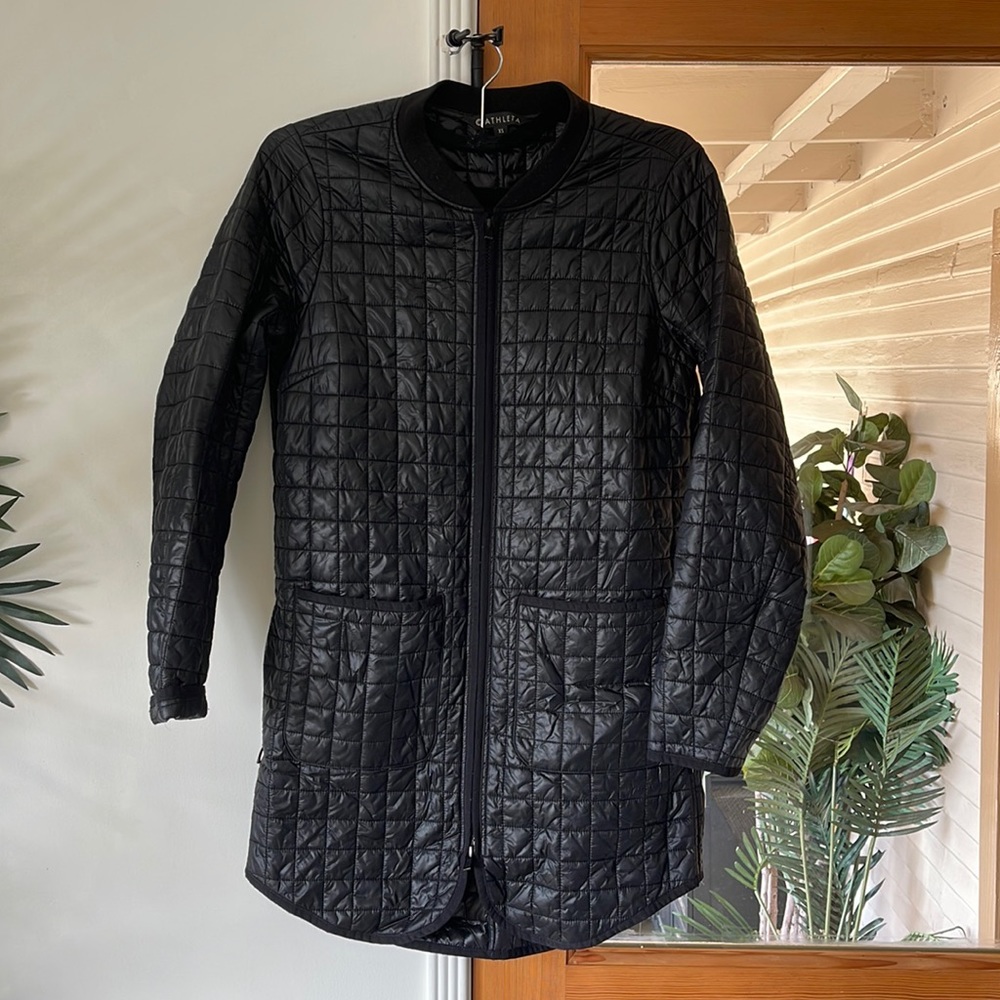 Athleta lightweight puffer jacket